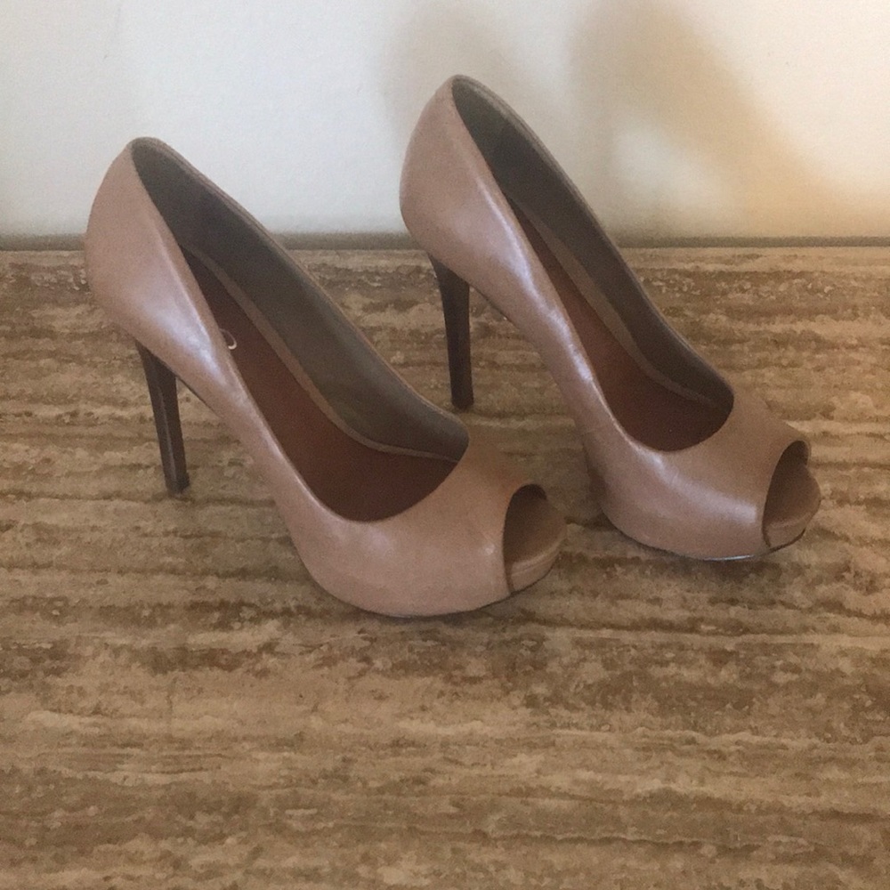 Aldo heels size 38!